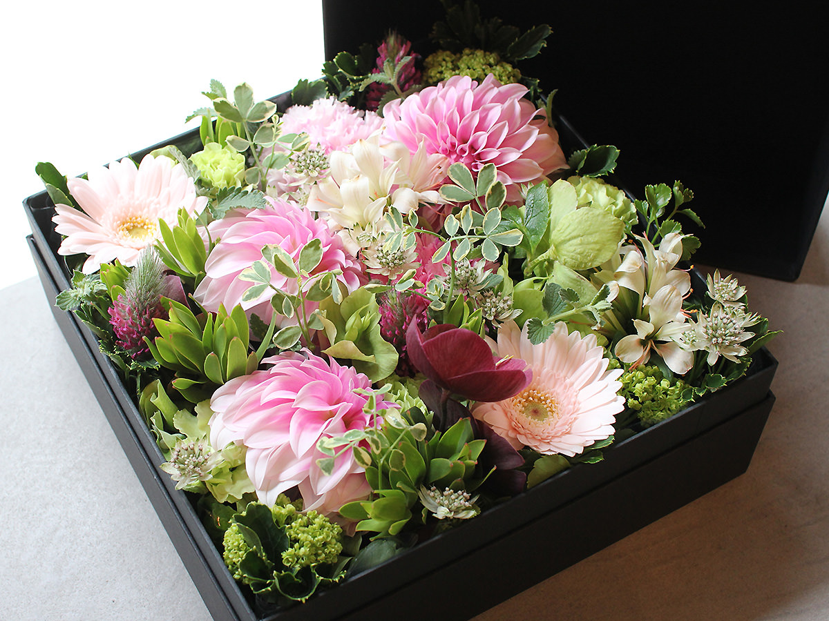 フラワーアレンジメントK Box Flower Arrangement - K's flower webshop