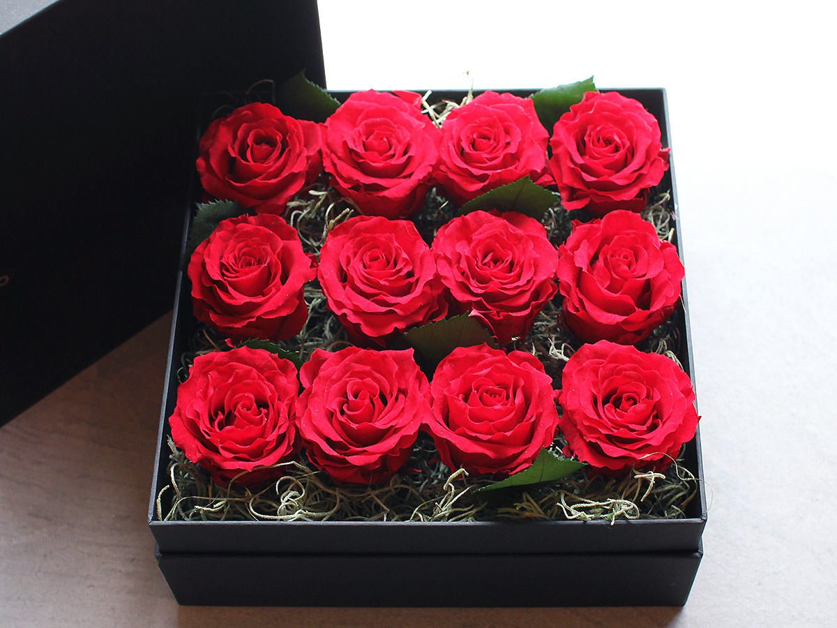 Preserved Flower Dozen Roses Box Arrangement L size