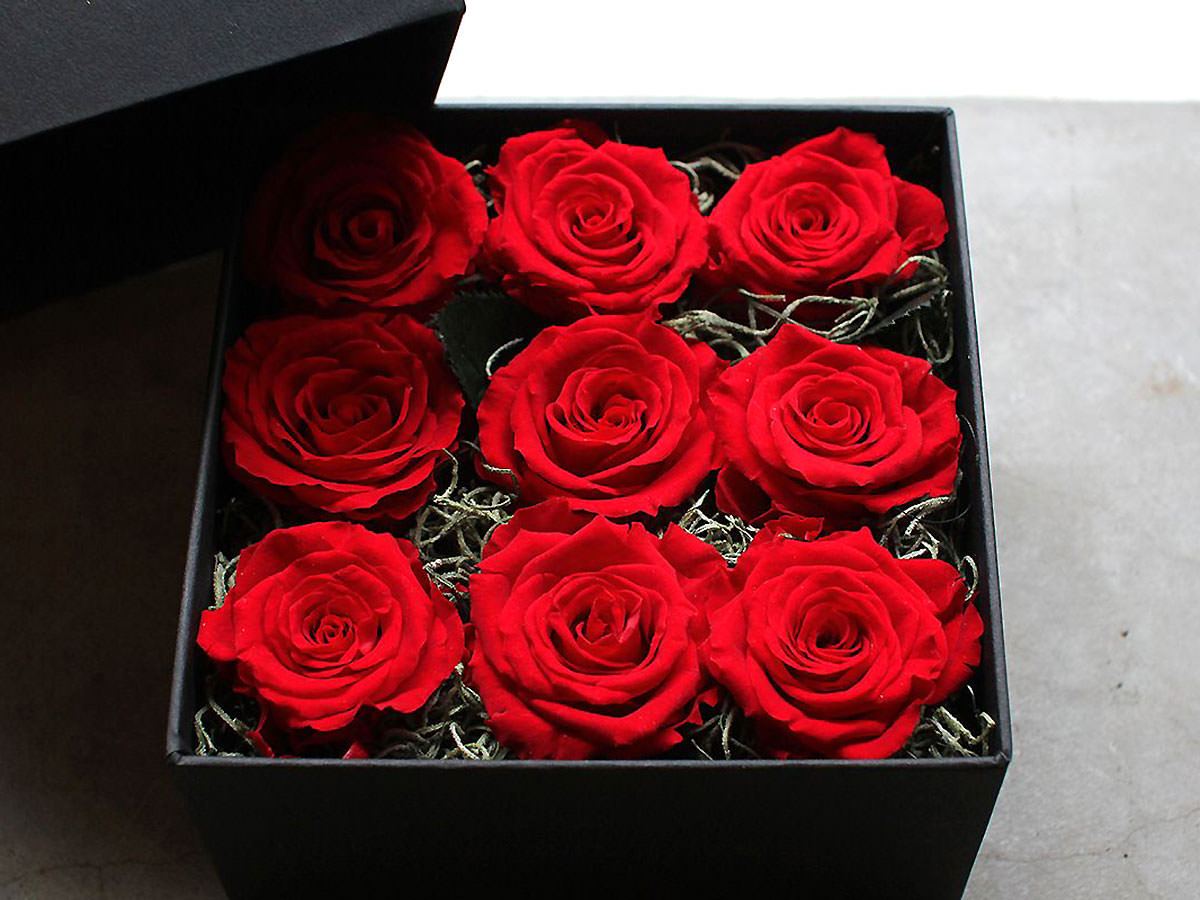 nine roses box arrangement l