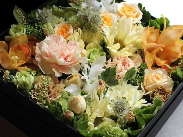 featured_carnation-arrangement